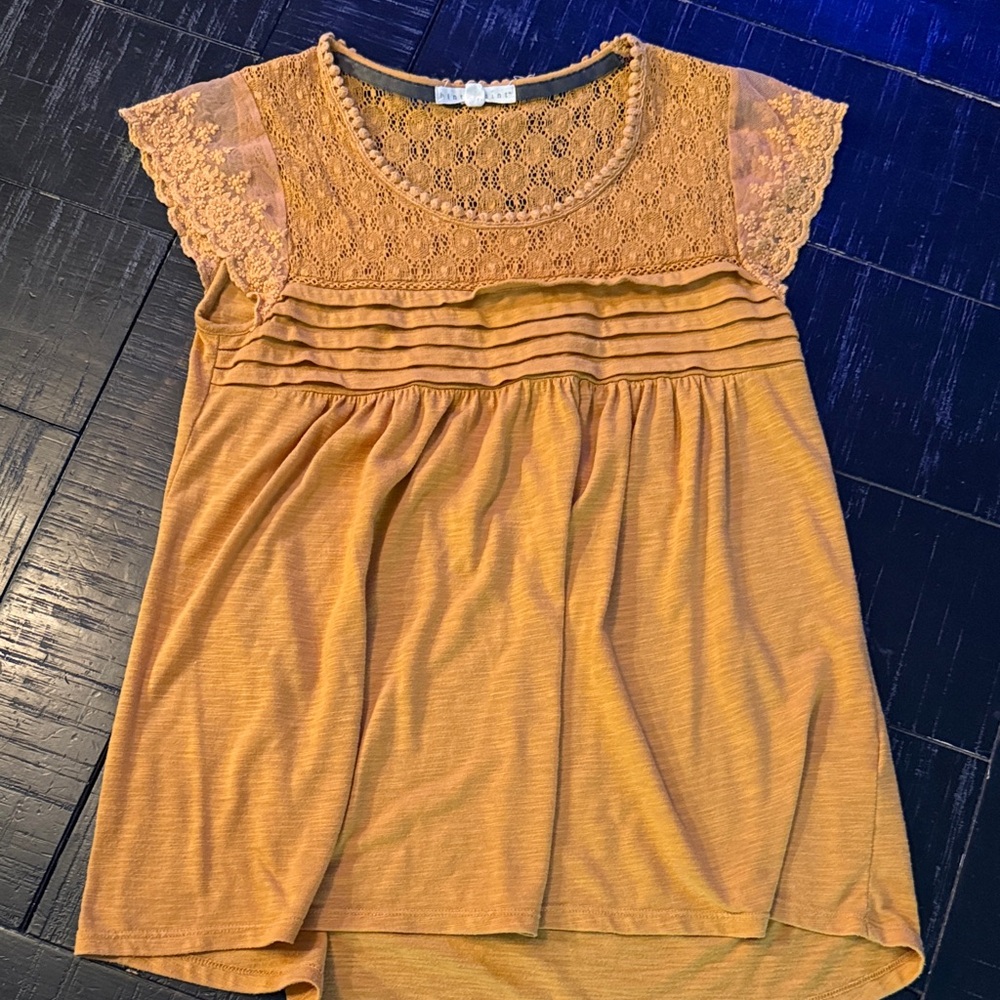 Hint of Mint Mustard Lace Blouse